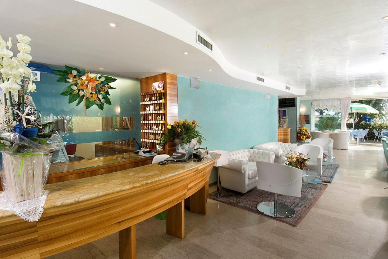 Hotel Margareth Riccione Esterno foto