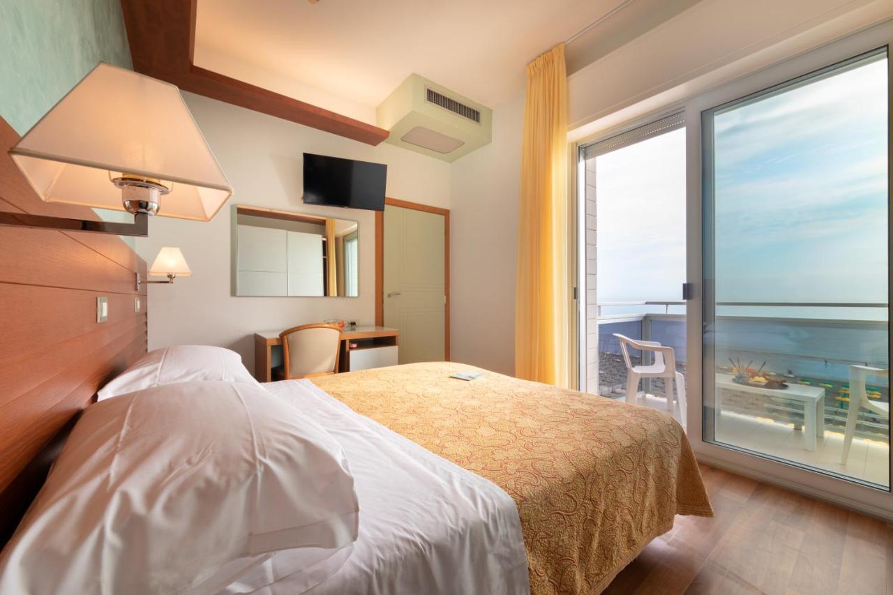 Hotel Margareth Riccione Esterno foto