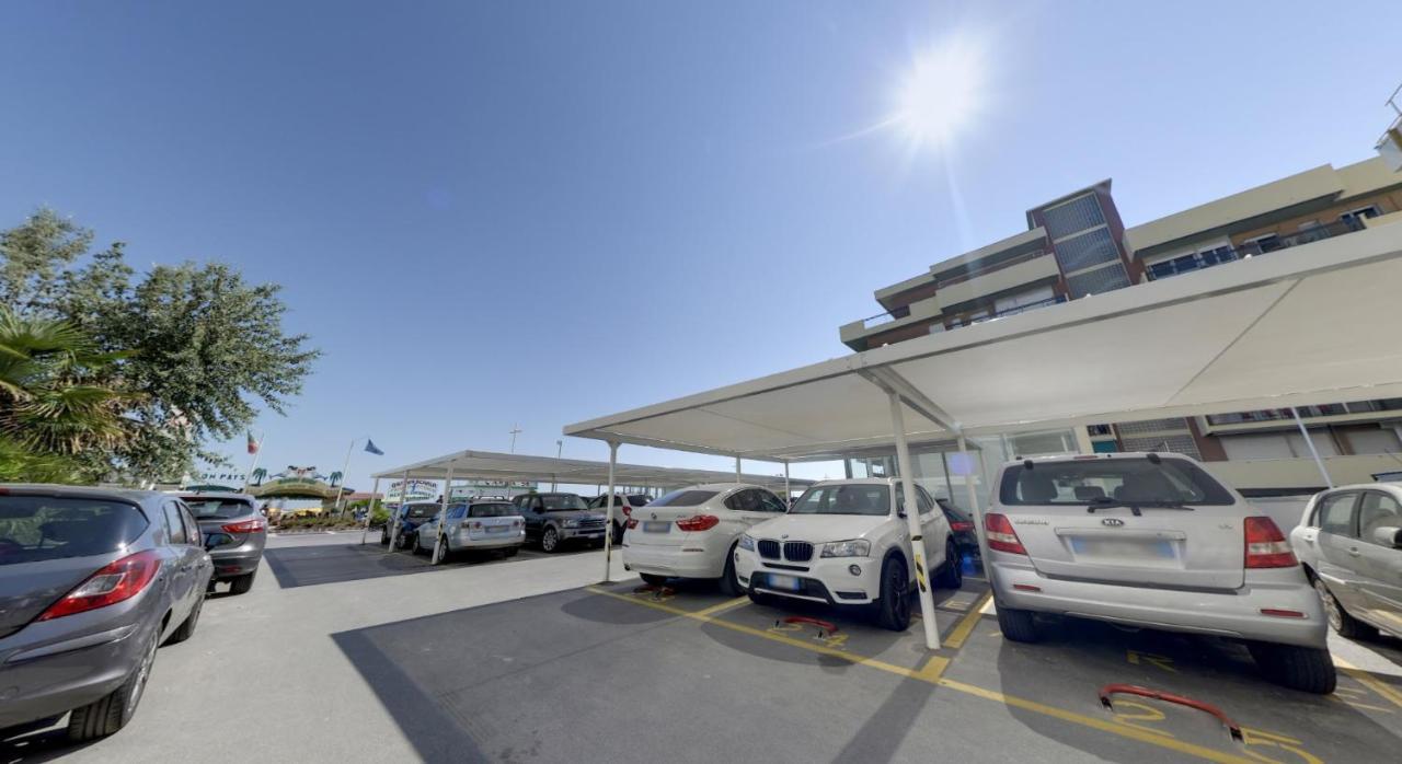 Hotel Margareth Riccione Esterno foto