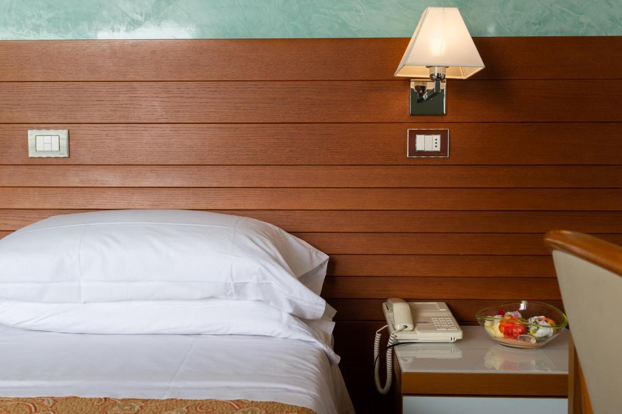 Hotel Margareth Riccione Esterno foto