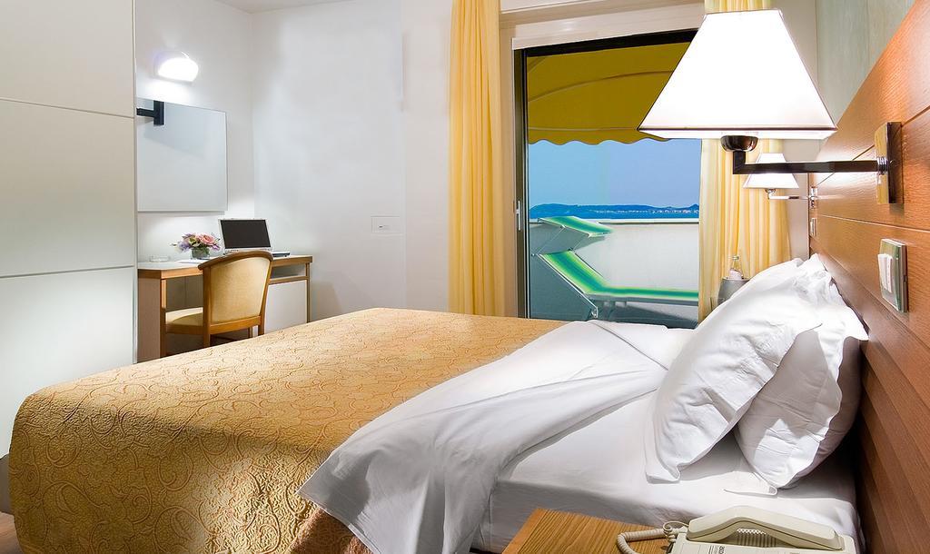 Hotel Margareth Riccione Esterno foto