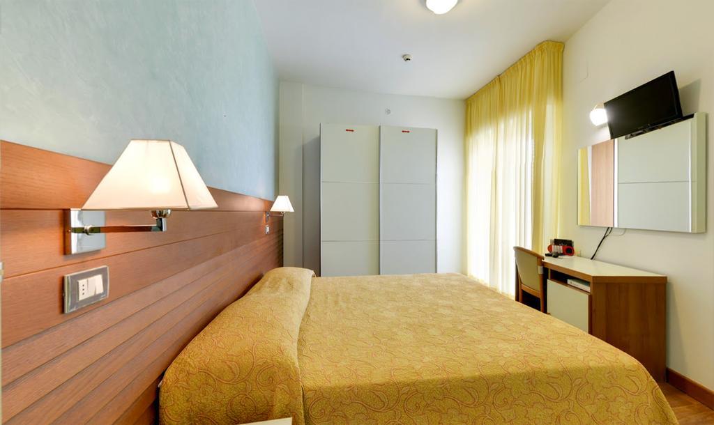 Hotel Margareth Riccione Esterno foto
