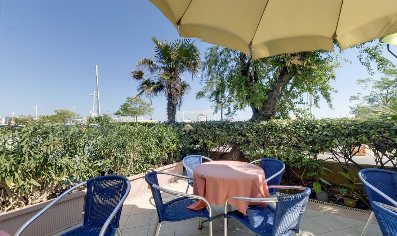Hotel Margareth Riccione Esterno foto