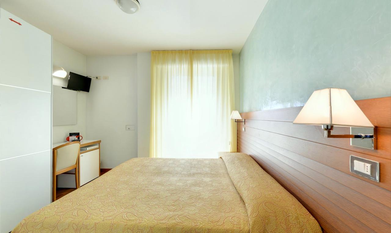 Hotel Margareth Riccione Esterno foto